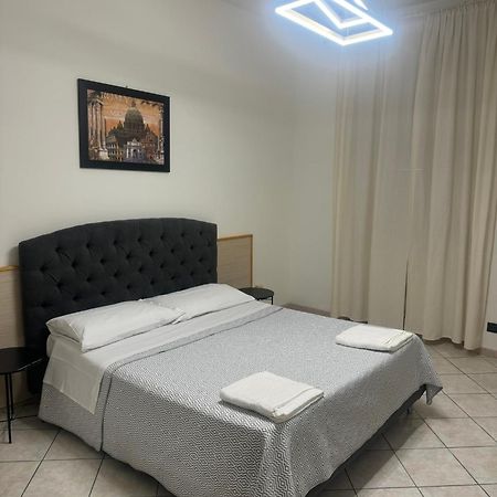 Appartamento Larisarooms Рим Экстерьер фото