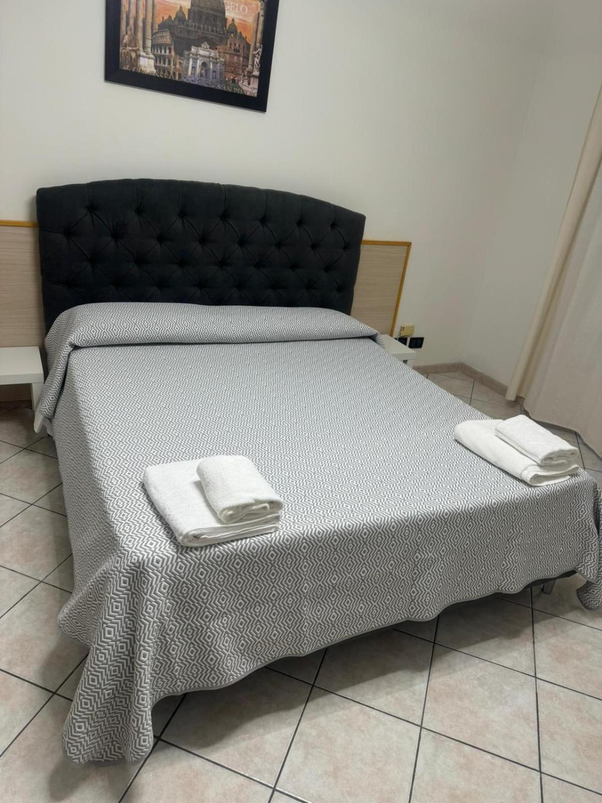 Appartamento Larisarooms Рим Экстерьер фото